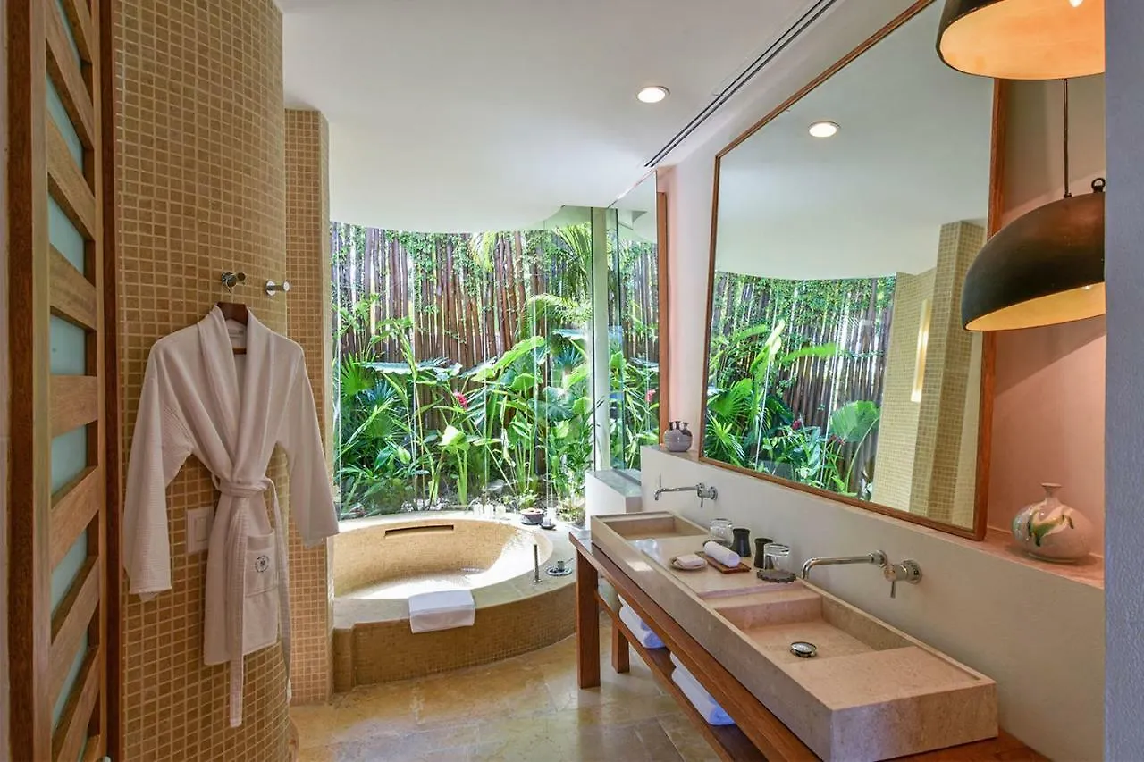 Rosewood Mayakoba Lafitte Resort