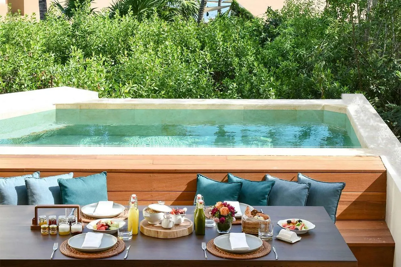 Rosewood Mayakoba Lafitte