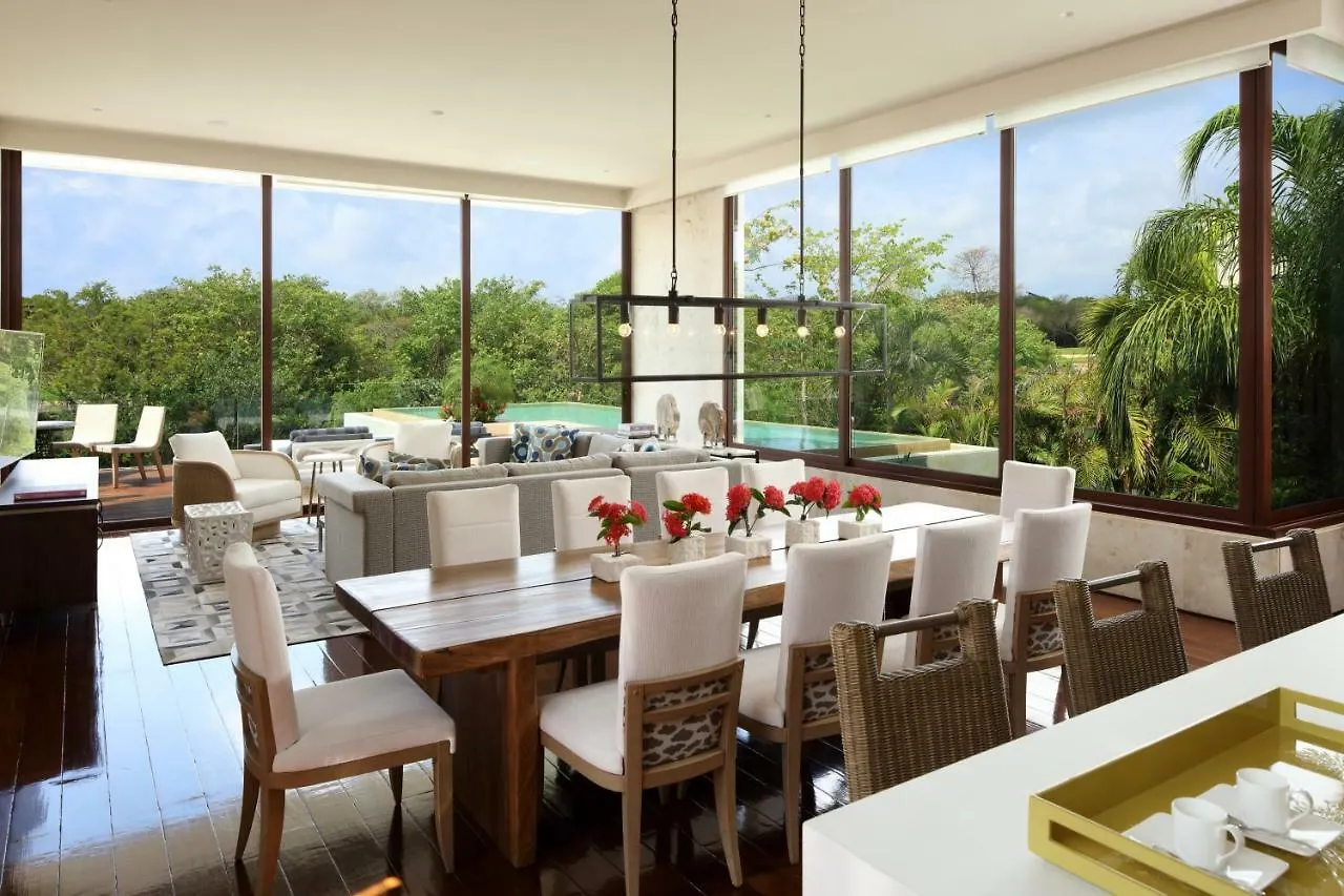 Rosewood Mayakoba Lafitte Resort